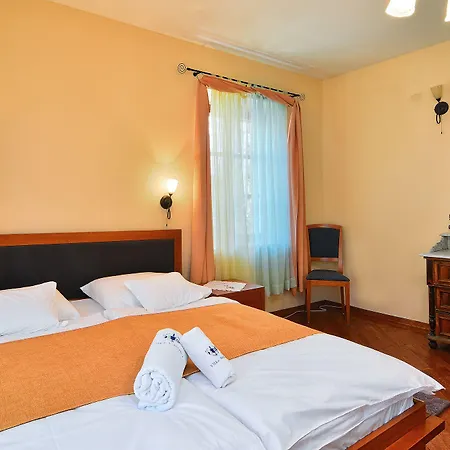 Nora Hotel