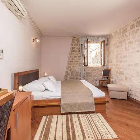Nora 3* Hvar Town