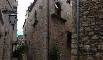 Nora Hotel