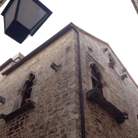 Nora Hvar Town