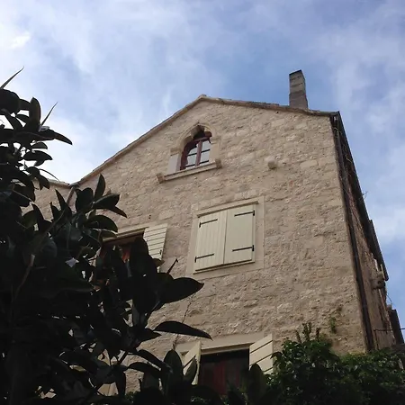 Nora Hvar Town