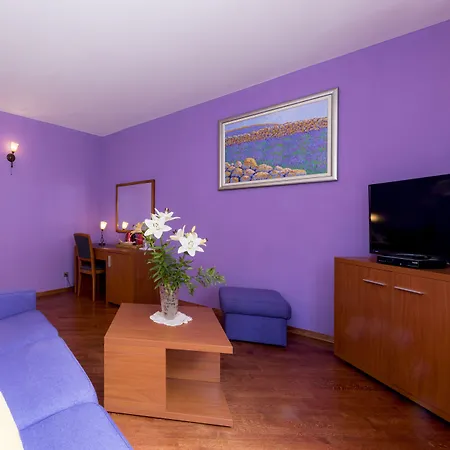 Nora Hotel 3*