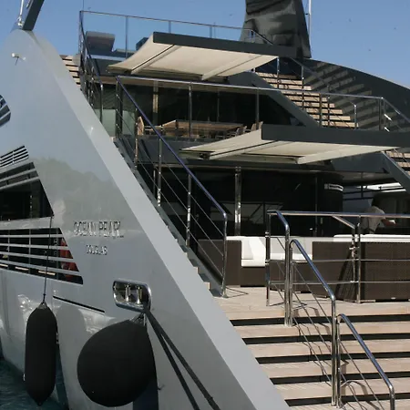 Ξενοδοχείο Nora Χβαρ